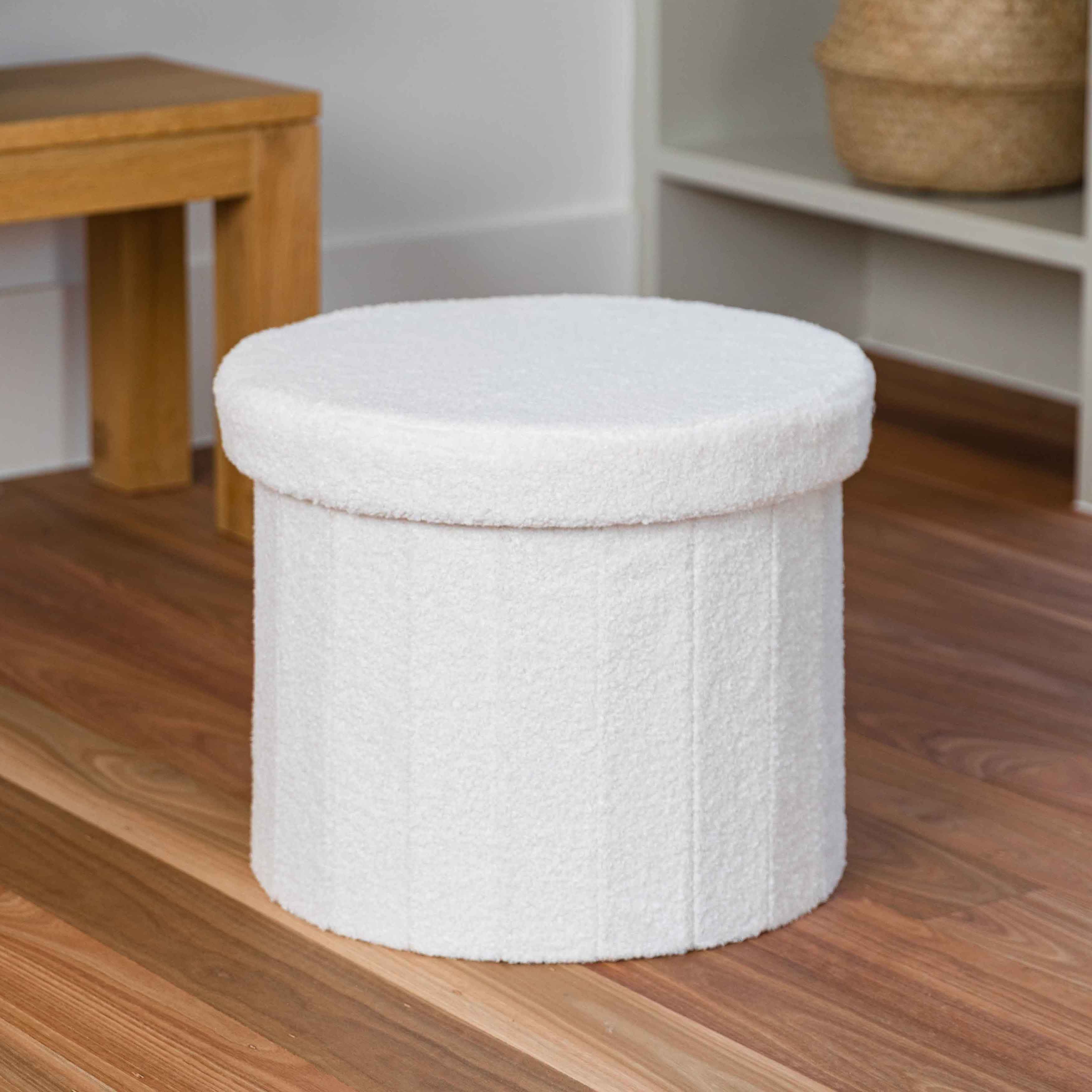 Round deals ottoman b&m